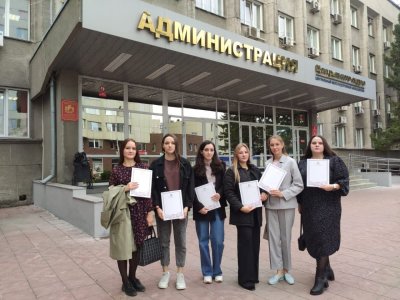 Студентам НЮИ (ф) ТГУ вручили награды за активную волонтерскую деятельность